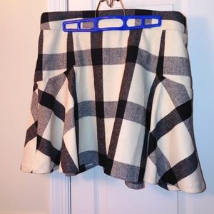 Winter Skirt!  BR NWT Black and cream plaid.
